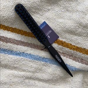 Spornette teasing brush